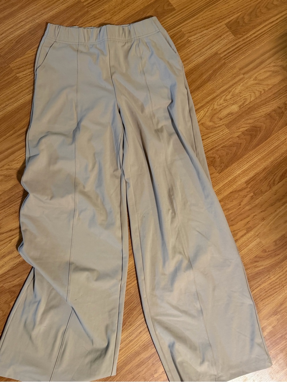 Old Navy Men’s Wide-Leg Pants in Light Khaki